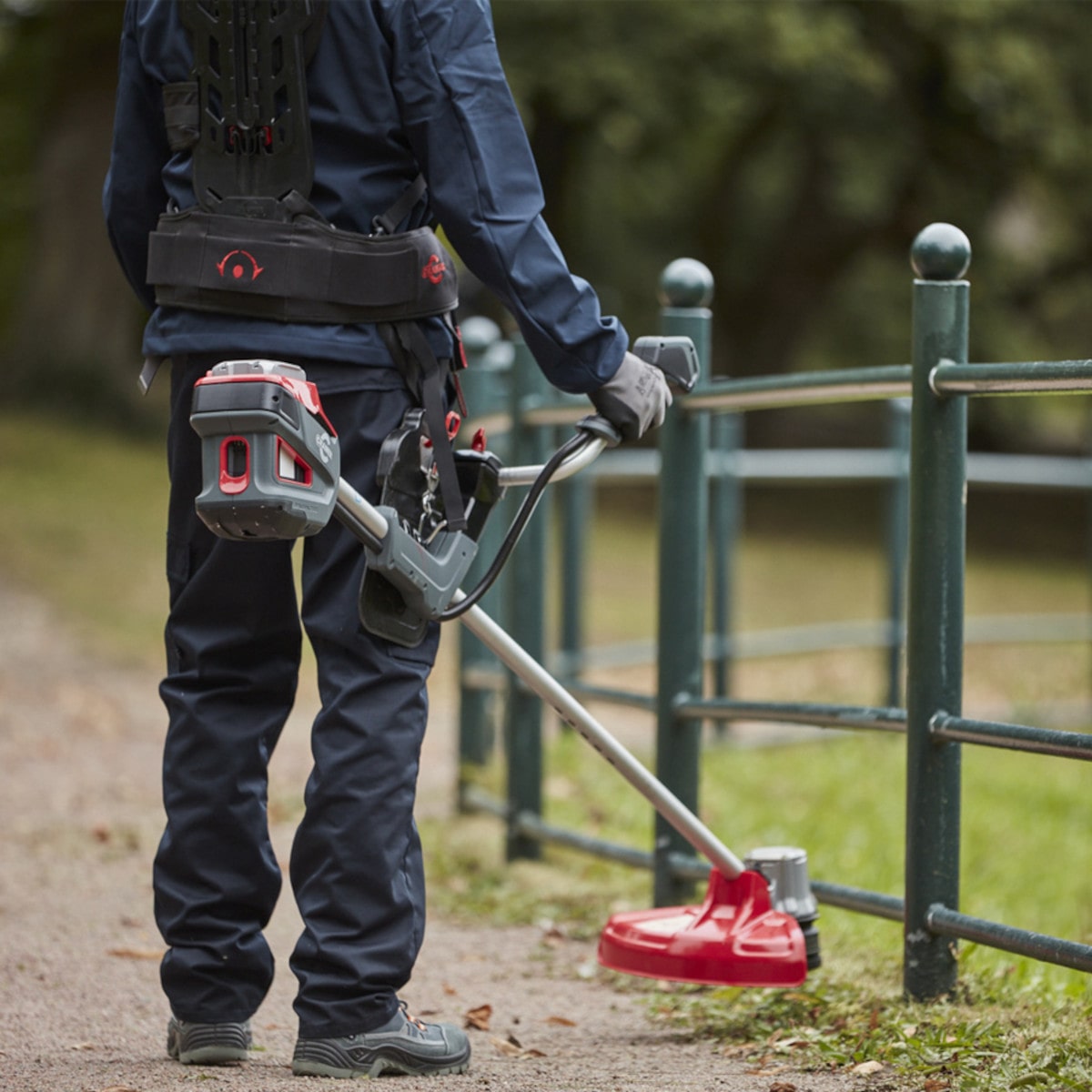 Jeżeli masz problem ze swoją kosą spalinową, bądź podkaszarką - skorzystaj z usług lidera w Sułkowicach w zakresie naprawy i serwisu tych urządzeń ogrodniczych.